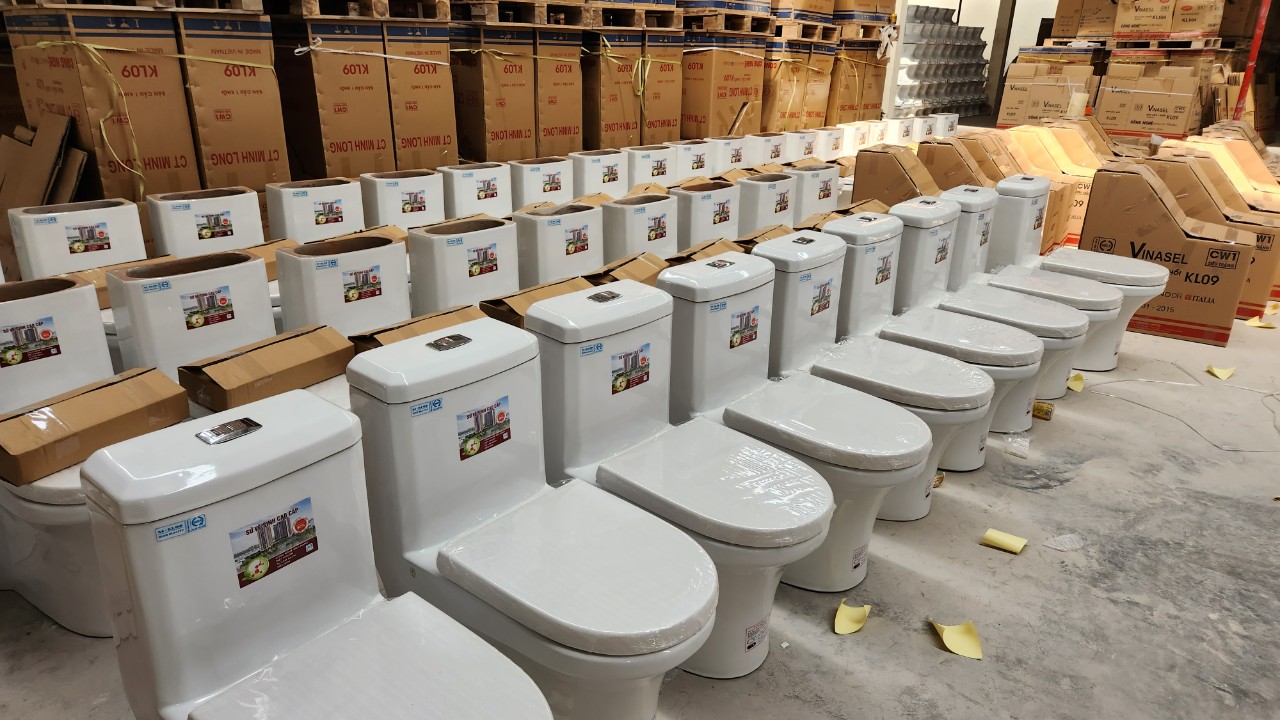 Các sản phẩm Bồn cầu đã hoàn chỉnh chờ đóng gói